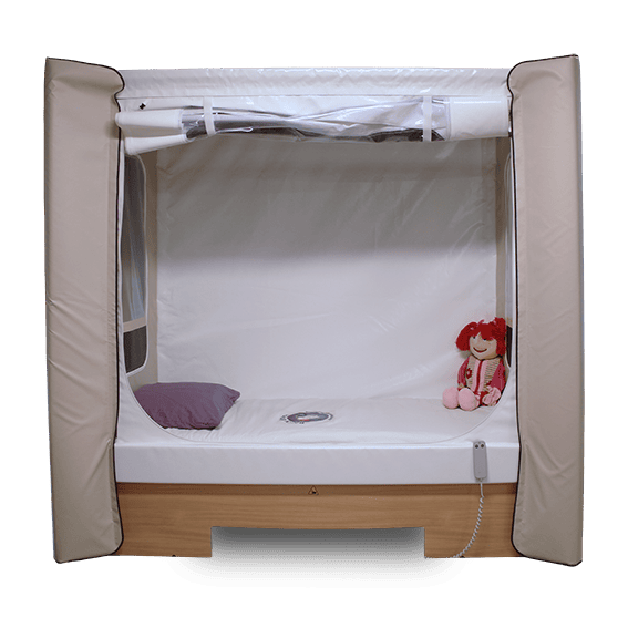 Een SoftFit Safe Tentbed opengeritst met hoog-laag systeem.