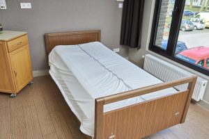 Verzwaringsdeken in kwal. 1010, afm. 140/200cm, 12kg. deelbaar dmv bloktandrits (incl. waszak+instr)