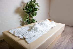 Verzwaringsdeken afwasbaar in PU, afm. 140/200cm, 10kg. drukknooplint a/d zijkanten