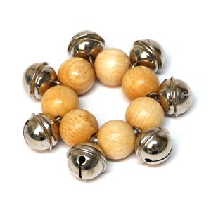 Armband 7 belletjes, blank hout, 9 x 2 cm